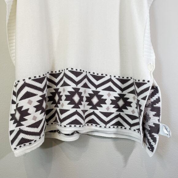 Old Navy Maternity Womens Aztec Poncho Turtleneck Knit Sweater Medium Cream Gray - Picture 5 of 9
